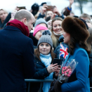 The Duke and Duchess of Cambridge took their time in greeting the many people who had turned out to see them. Photo: Terje Pedersen / NTB scanpix 
